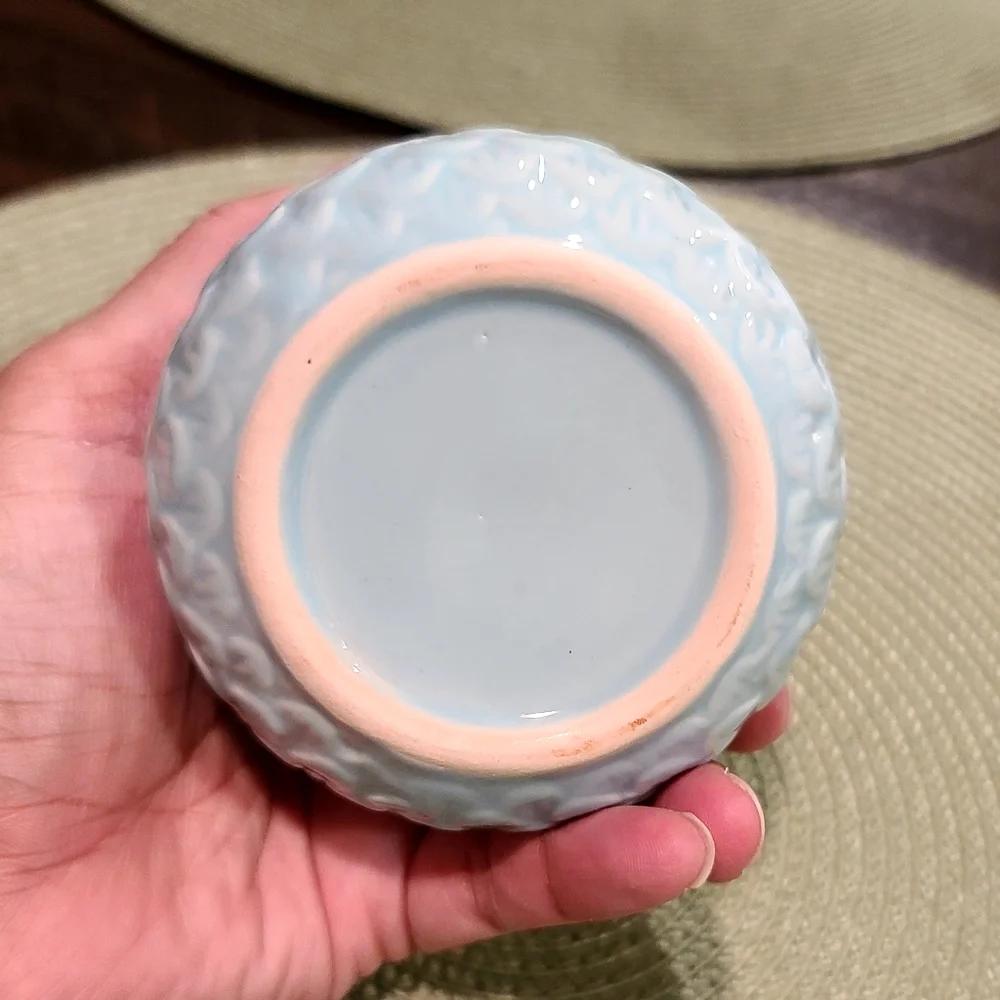 Cute Trinket / Jewelry Holder with Lid Grannycore